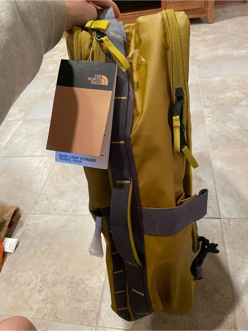 NWT The North Face Base Camp Voyager Travel Pack - Deep Dijon 35 L